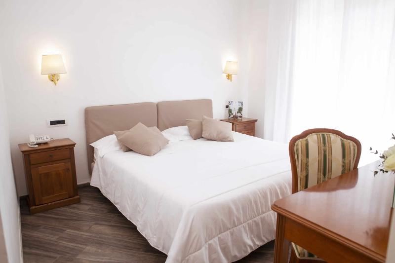Villa Donna Carmela image