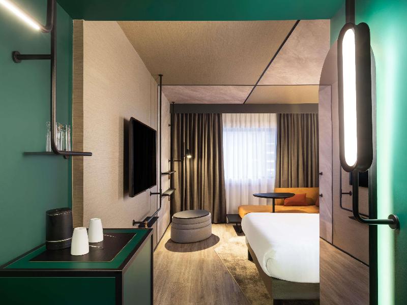 Novotel London Paddington image