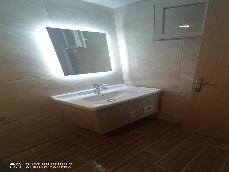 Zeus Throne Suites image