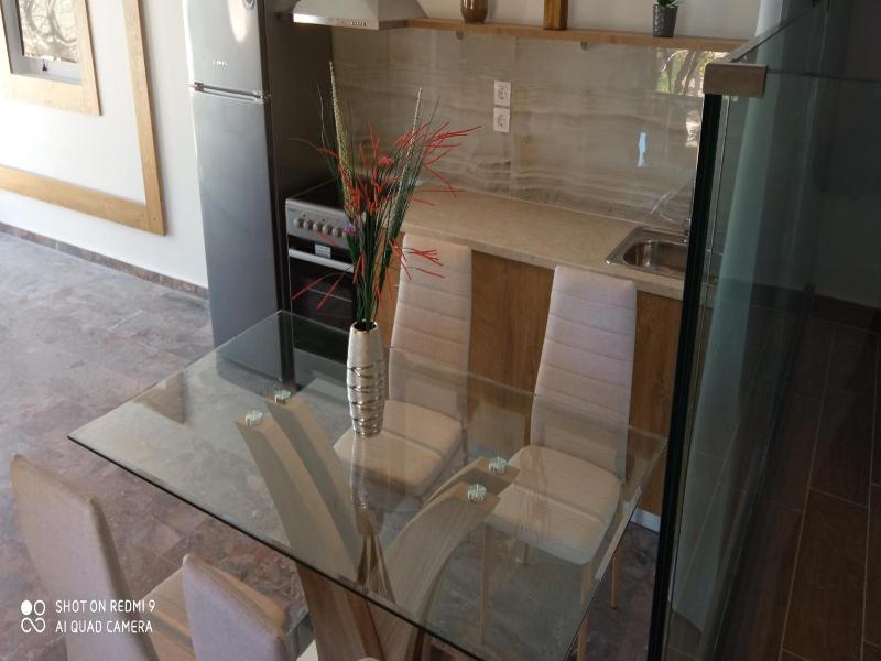 Zeus Throne Suites image