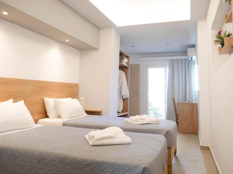 Zeus Throne Suites image