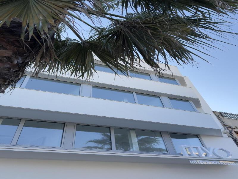 MYO Barcelona Hotel & Apartments image
