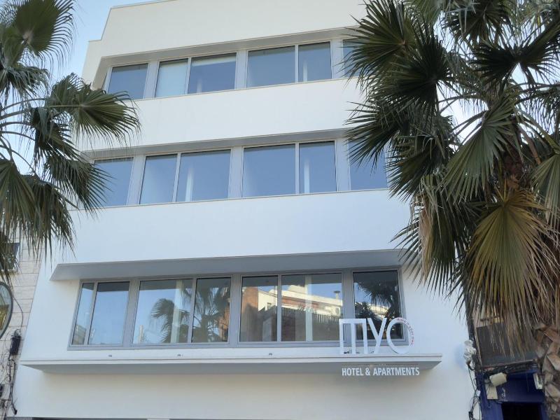 MYO Barcelona Hotel & Apartments image