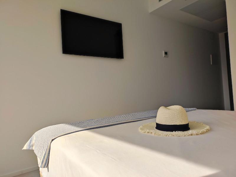 MYO Barcelona Hotel & Apartments image