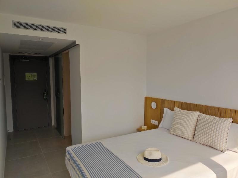 MYO Barcelona Hotel & Apartments image