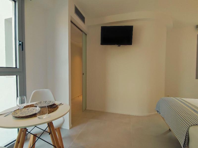 MYO Barcelona Hotel & Apartments image