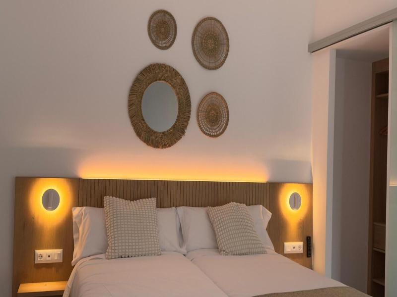 MYO Barcelona Hotel & Apartments image