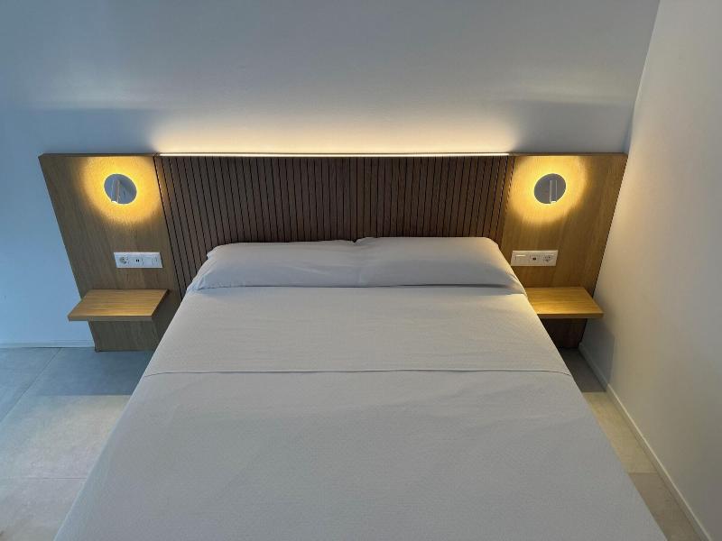 MYO Barcelona Hotel & Apartments image