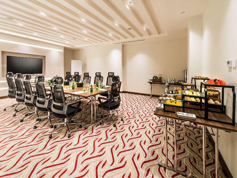 Best Western Plus Al Qurayyat City Center image