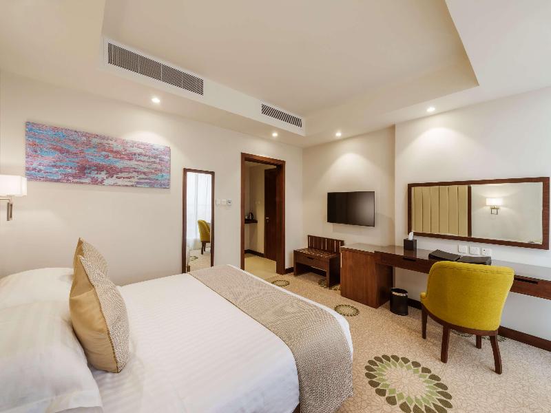 Best Western Plus Al Qurayyat City Center image