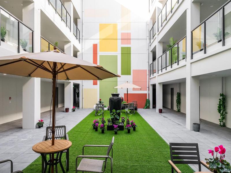 Sunrise Garden Suites image