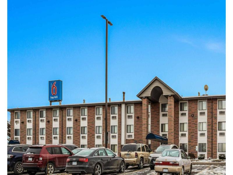 Motel 6 Elk Grove Village, Il image