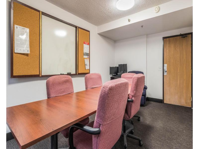 Motel 6 Elk Grove Village, Il image