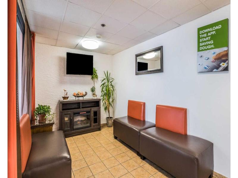 Motel 6 Elk Grove Village, Il image