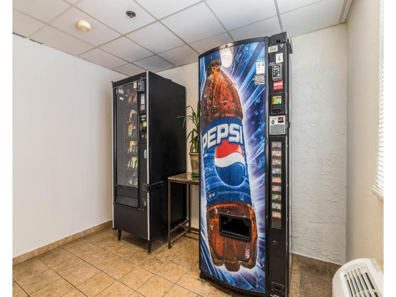 Motel 6 Elk Grove Village, Il image