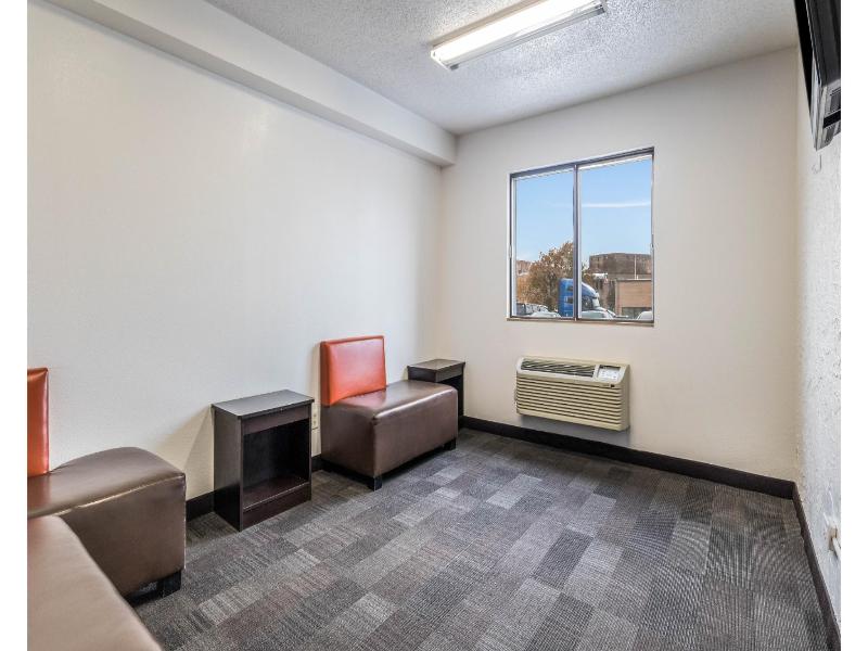Motel 6 Elk Grove Village, Il image