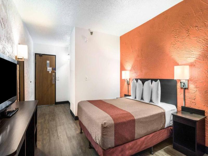 Motel 6 Elk Grove Village, Il image