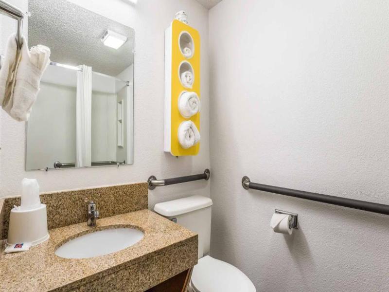 Motel 6 Elk Grove Village, Il image