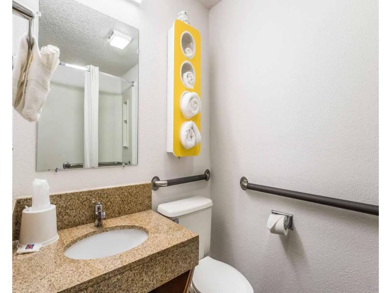 Motel 6 Elk Grove Village, Il image