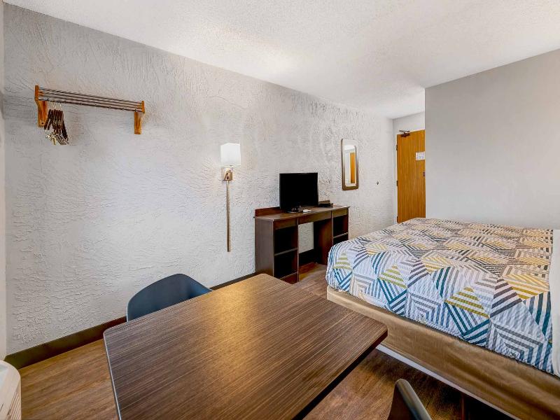 Motel 6 Elk Grove Village, Il - O'Hare GA image