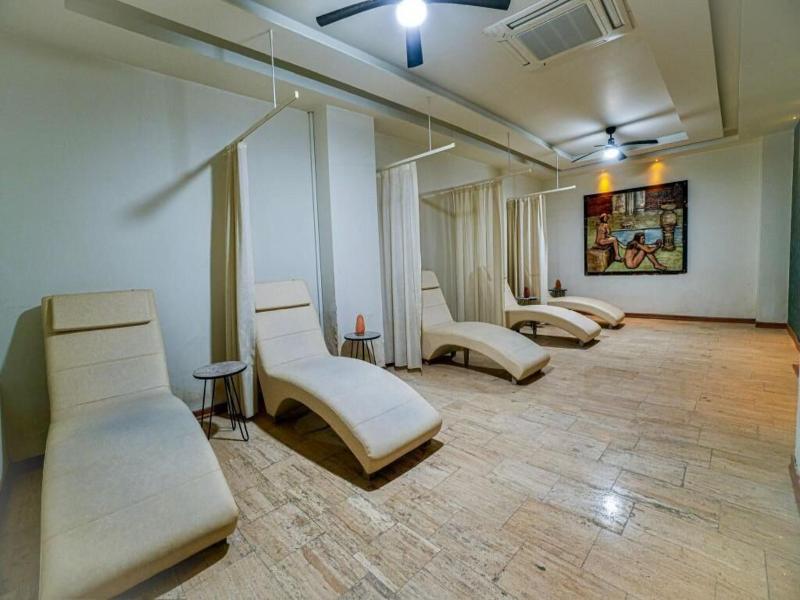 Riada Hotel image