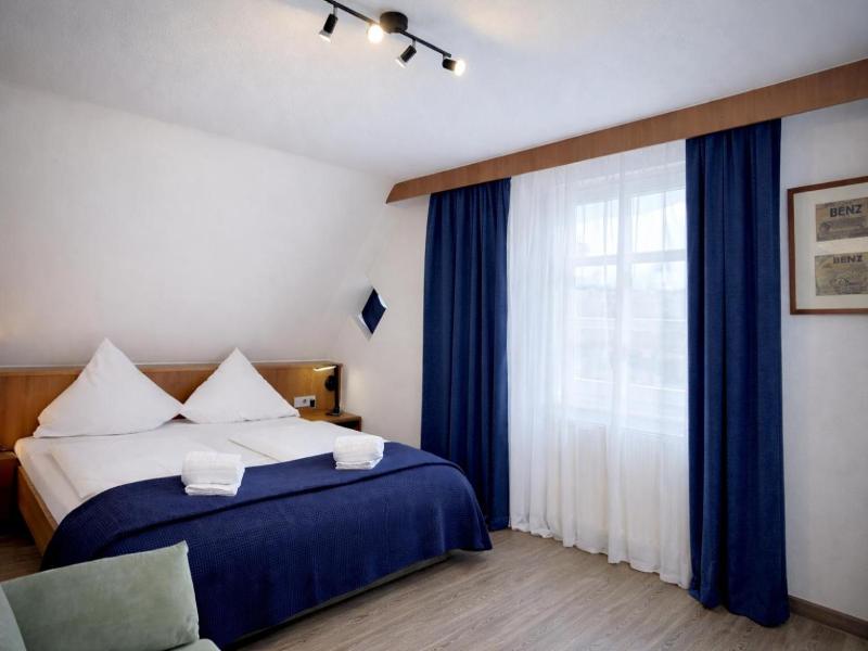 Hotel Reinhardts image