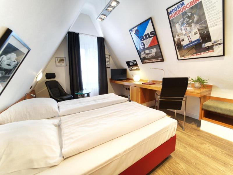 Hotel Reinhardts image