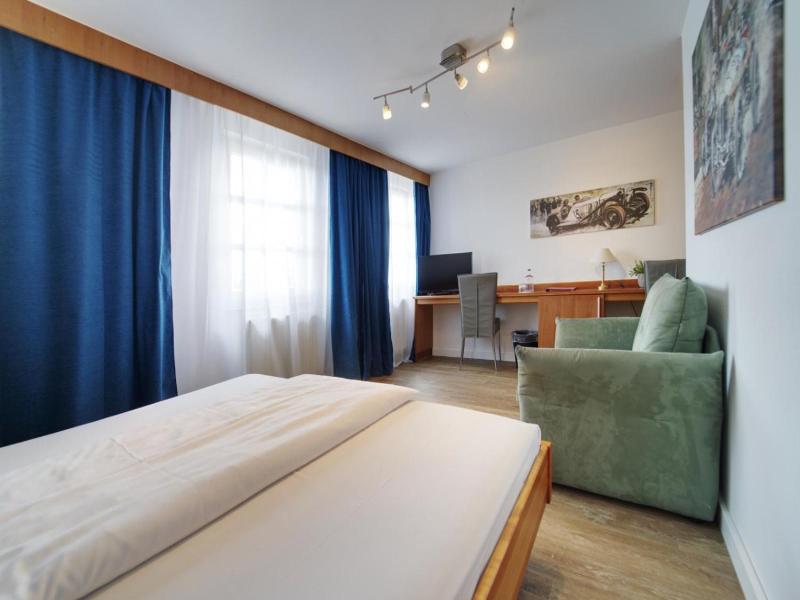 Hotel Reinhardts image