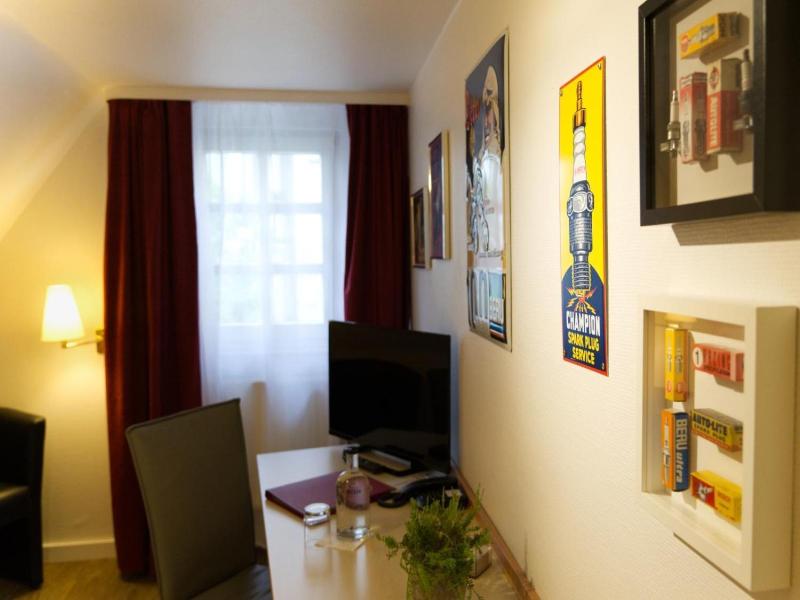 Hotel Reinhardts image