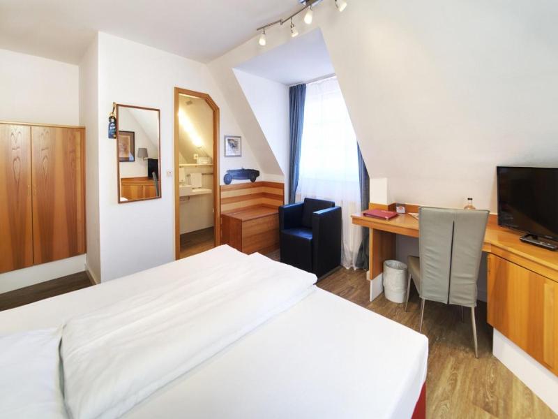 Hotel Reinhardts image