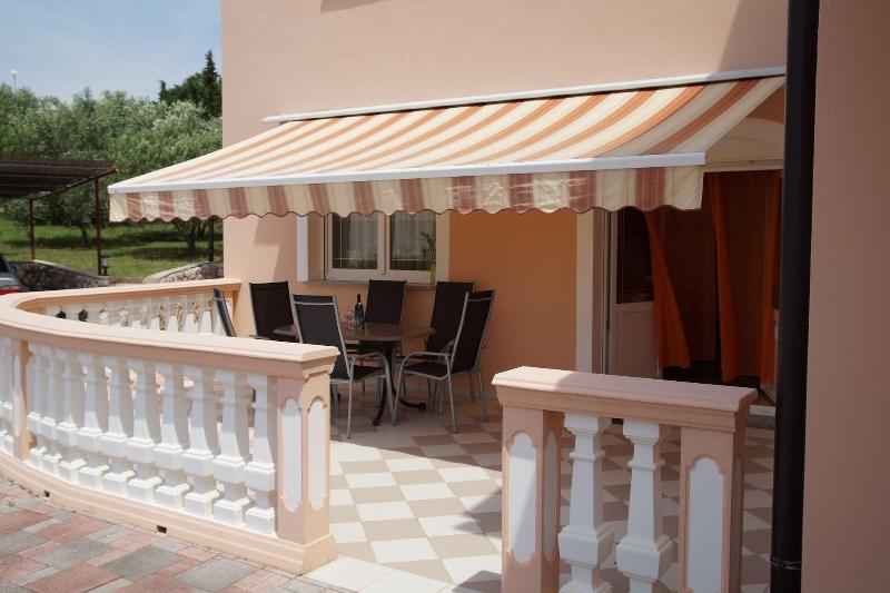 Olive House image