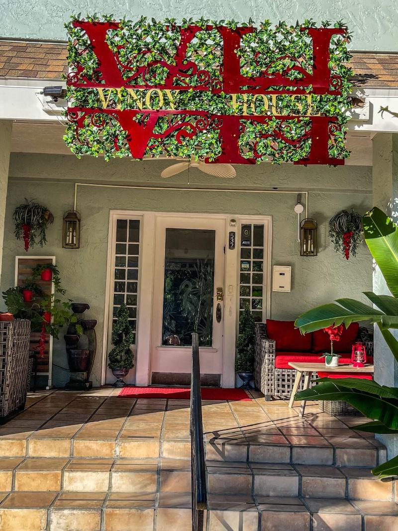 Viinoy House image