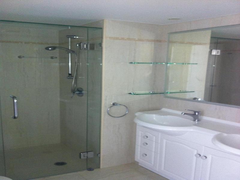 Carool Holiday Apartments image