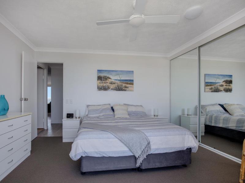 Carool Holiday Apartments image
