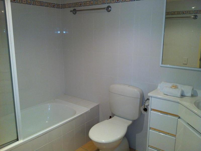 Carool Holiday Apartments image