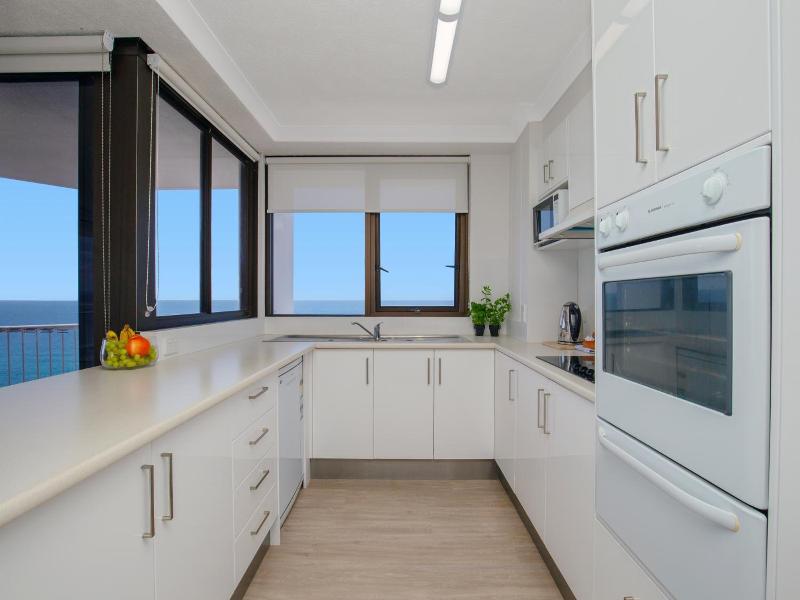 Carool Holiday Apartments image