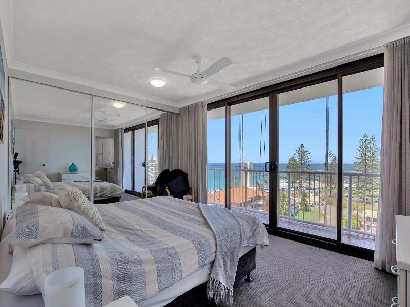 Carool Holiday Apartments image