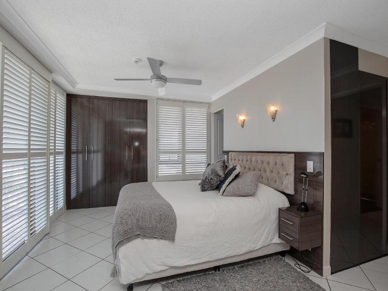 Carool Holiday Apartments image