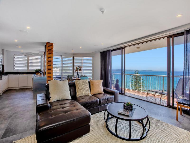 Carool Holiday Apartments image