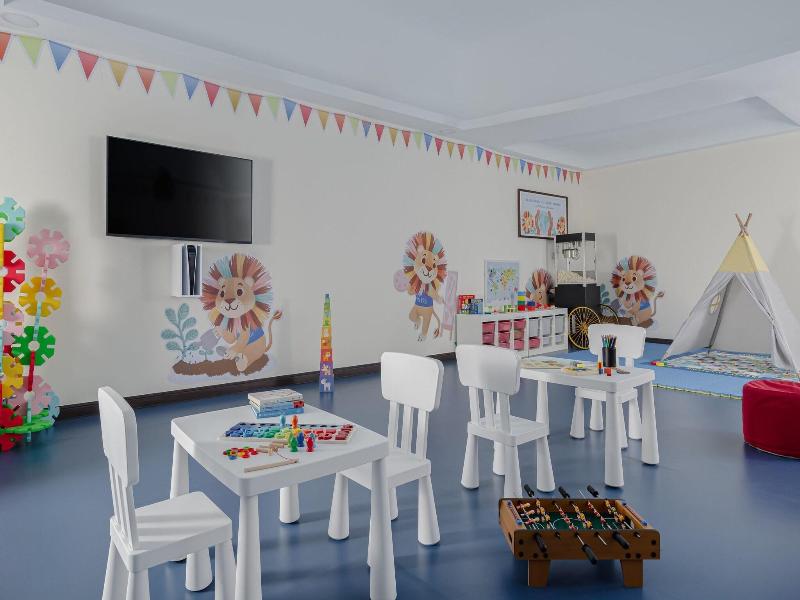 Sharq Village & Spa image