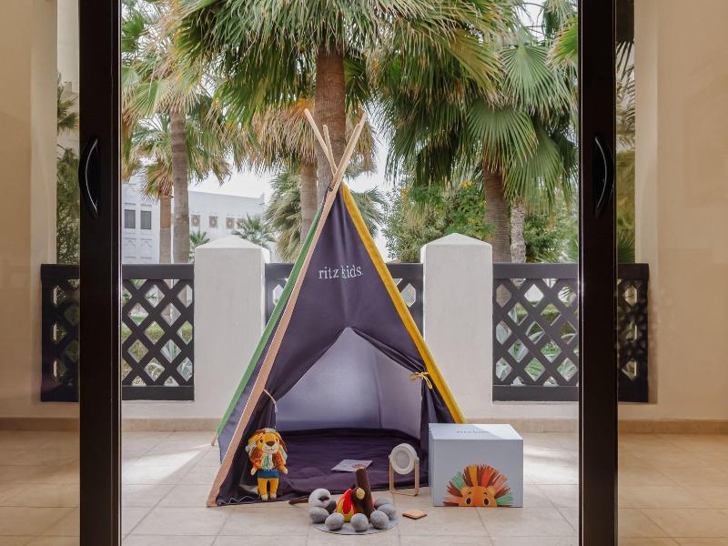 Sharq Village & Spa image