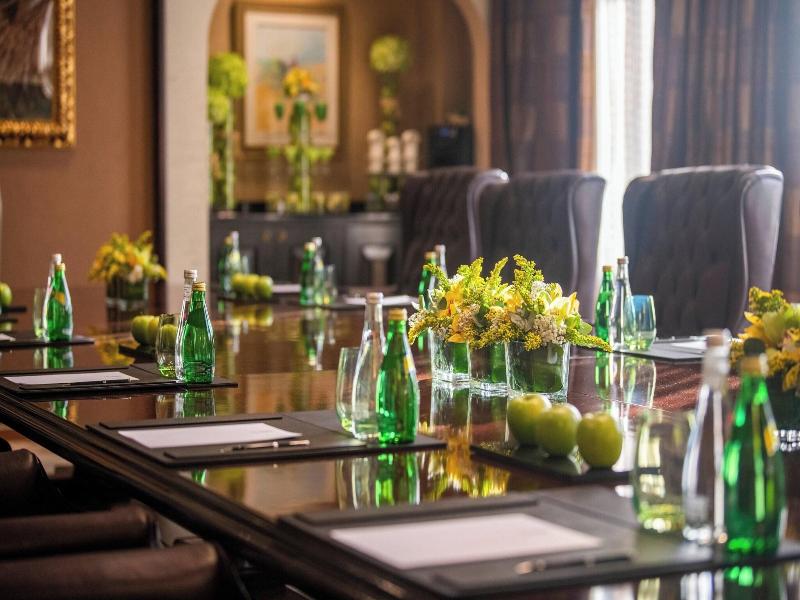 Sharq Village & Spa image