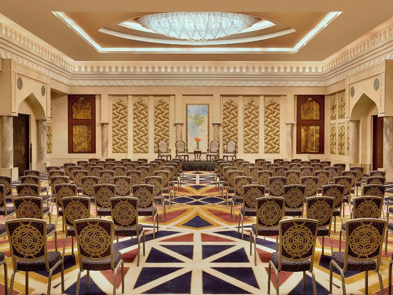 Sharq Village & Spa image