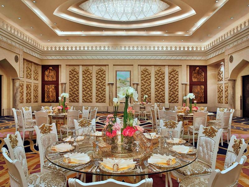 Sharq Village & Spa image