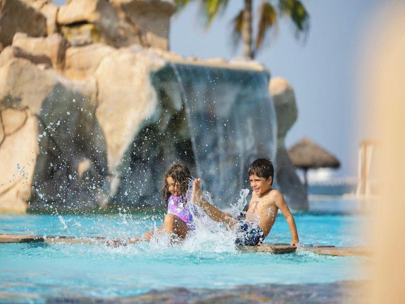 Sharq Village & Spa image