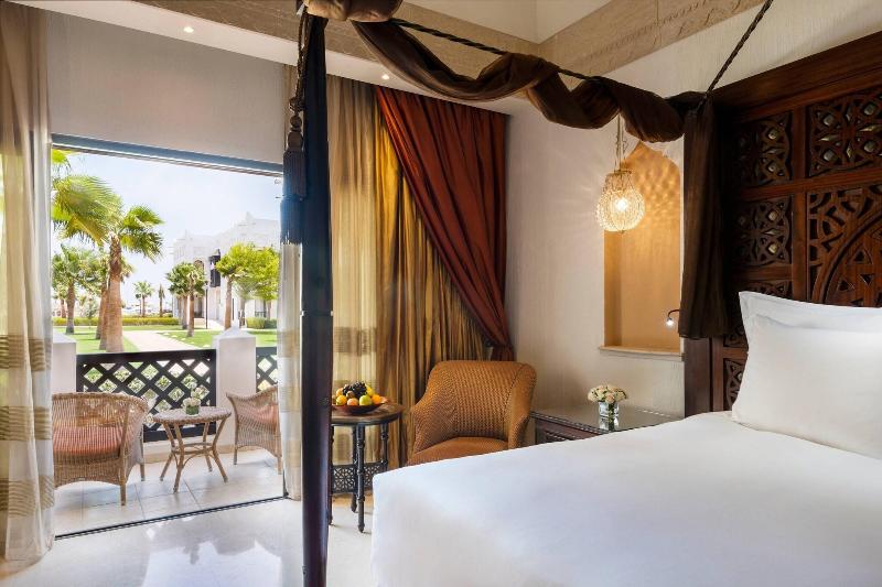 Sharq Village & Spa image