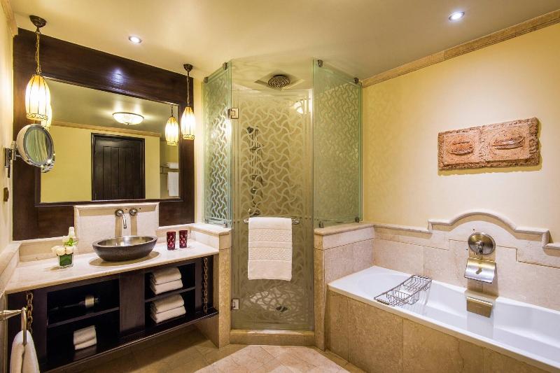 Sharq Village & Spa image