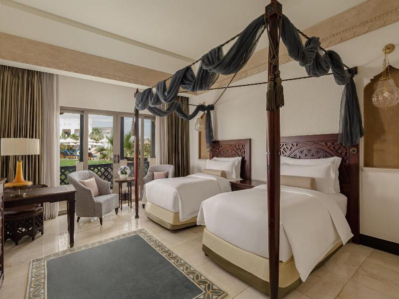 Sharq Village & Spa image