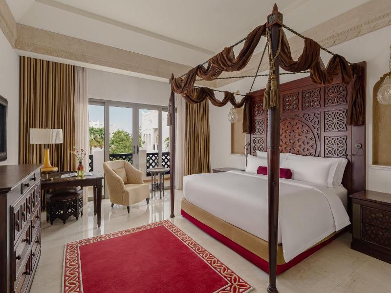 Sharq Village & Spa image