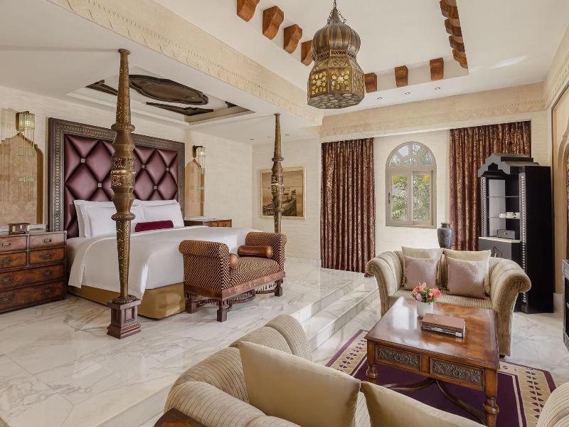 Sharq Village & Spa image